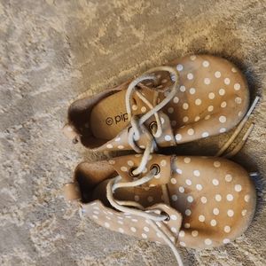 Piper and Finn polka dot tan shoes baby walker sz 5